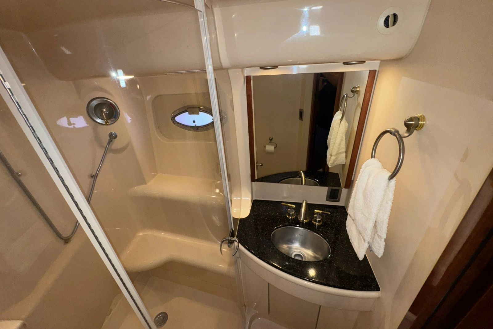 2008 Meridian 411 Sedan