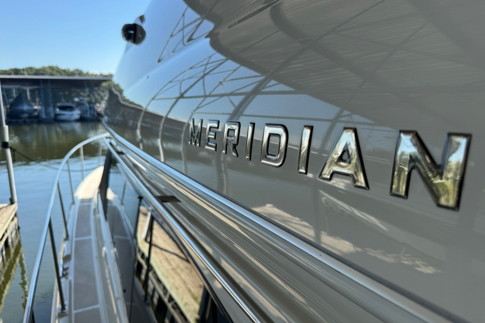 2008 Meridian 411 Sedan