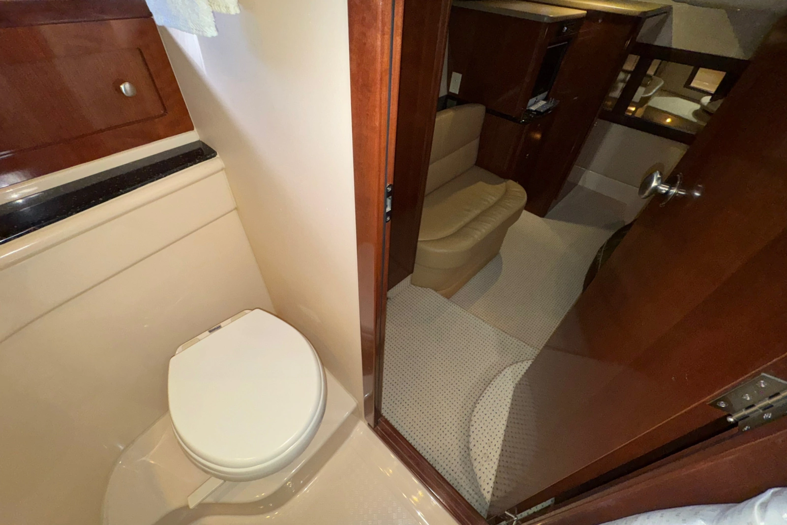 2008 Meridian 411 Sedan