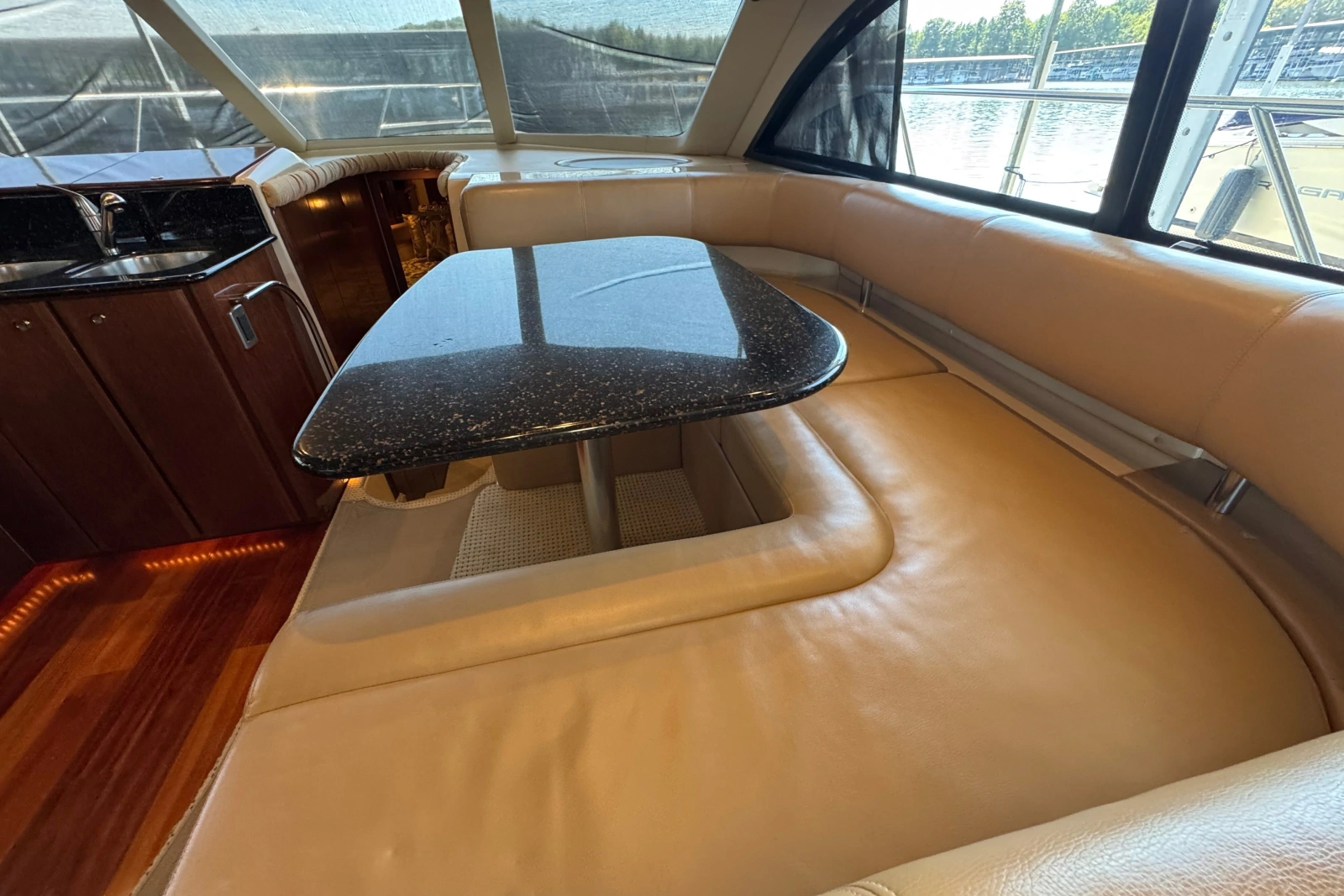 2008 Meridian 411 Sedan