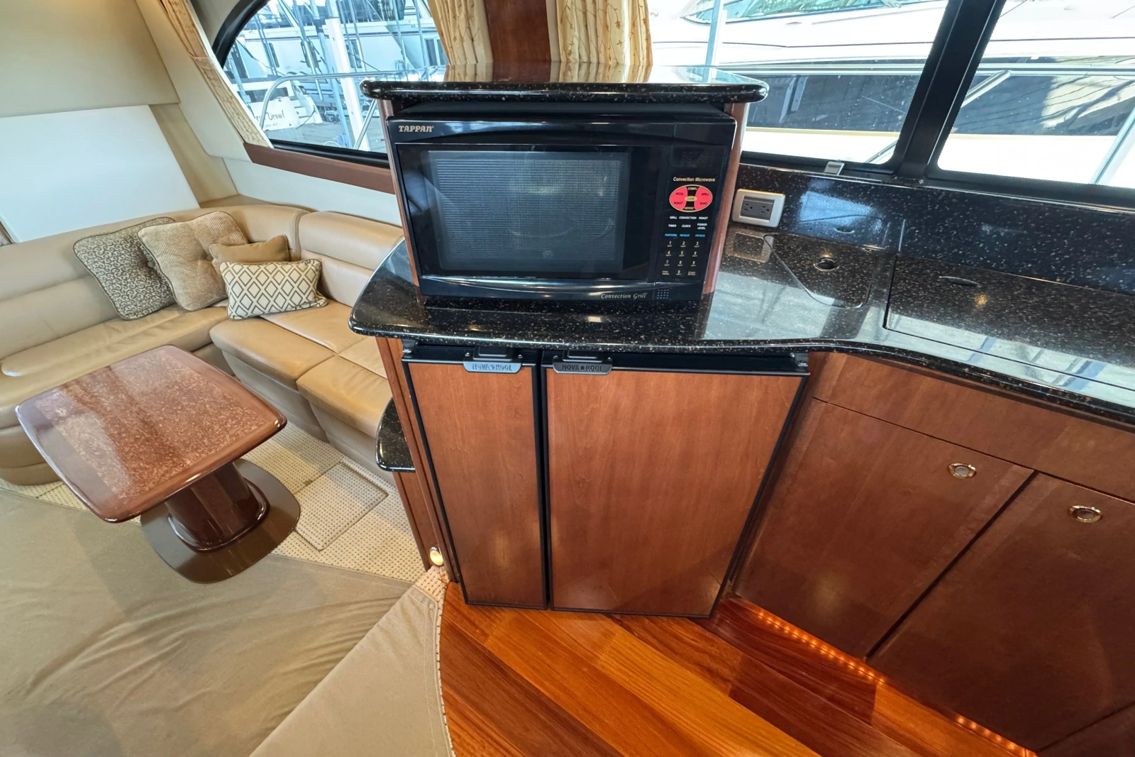 2008 Meridian 411 Sedan