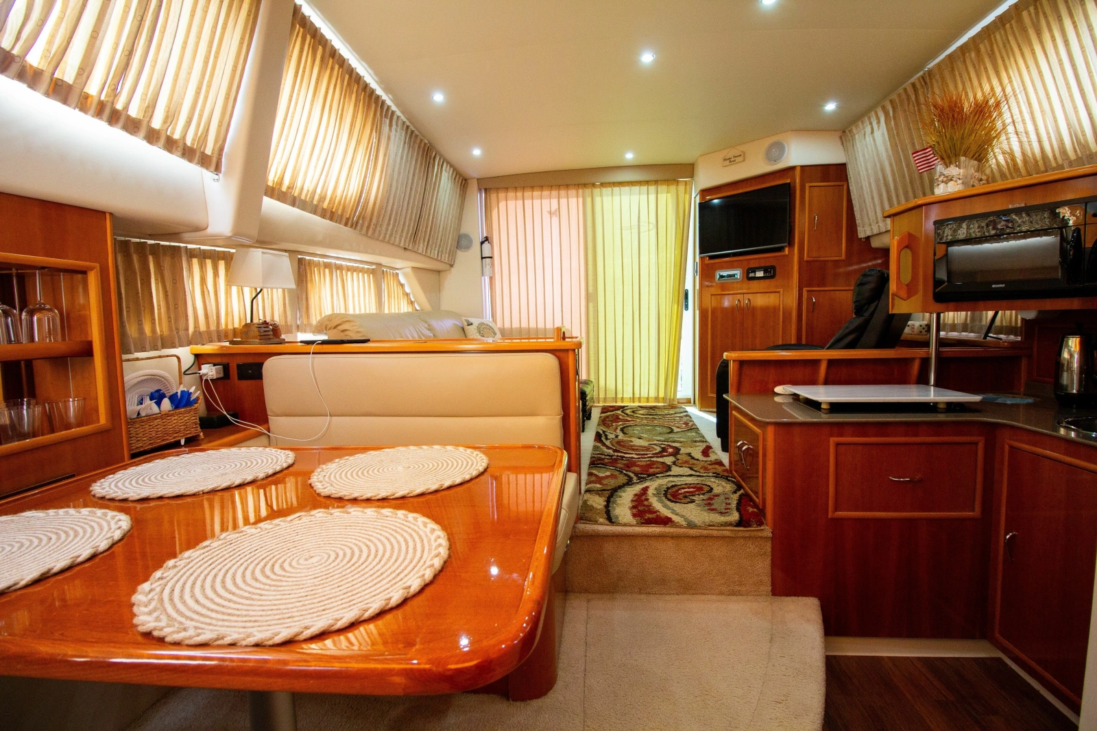 2006 Carver 33 Super Sport