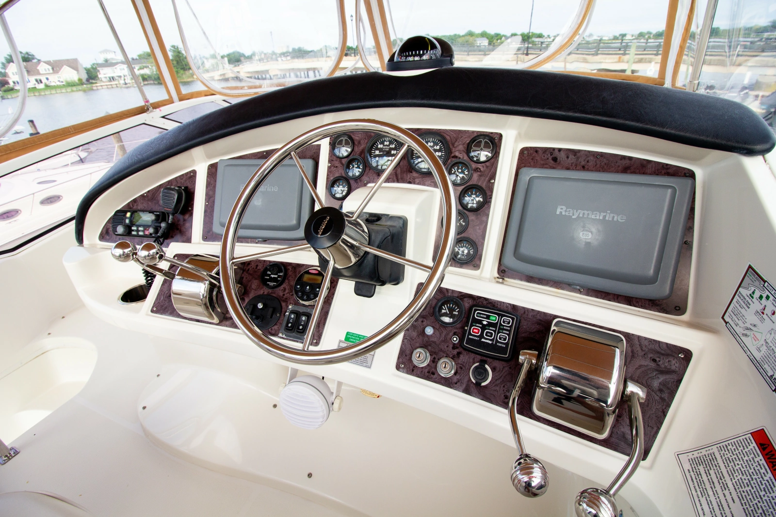 2006 Carver 33 Super Sport