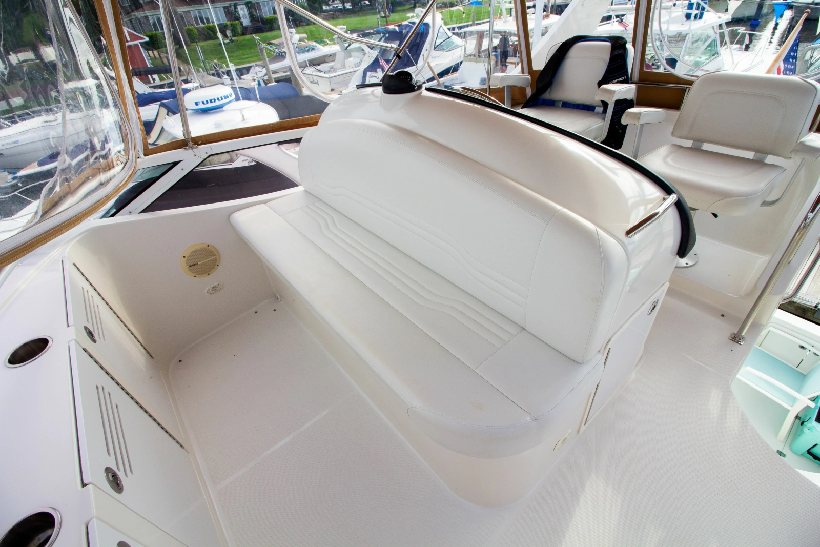 2006 Carver 33 Super Sport