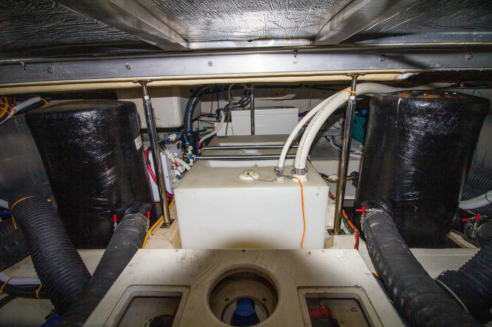 2006 Carver 33 Super Sport