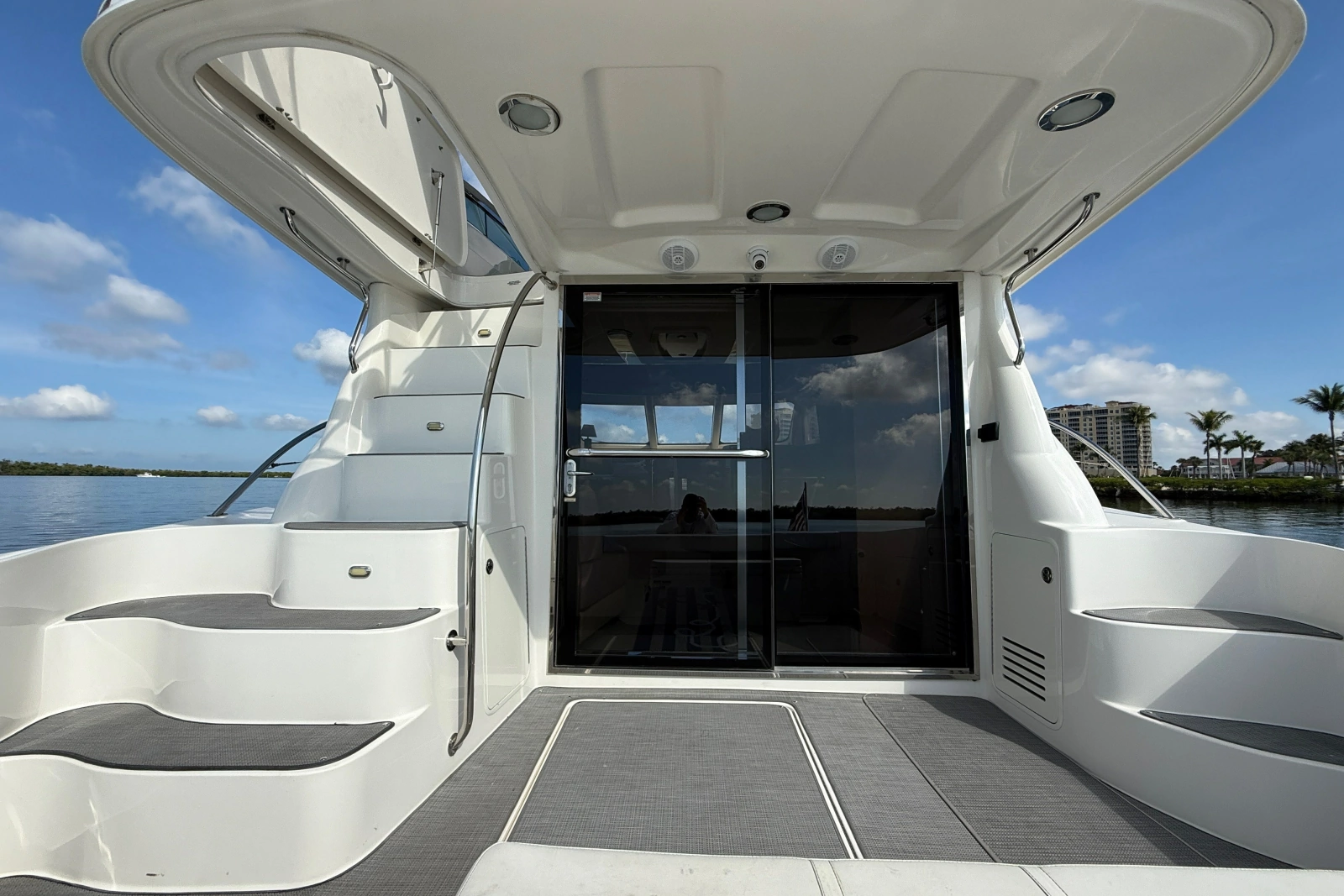 2005 Sea Ray 500 Sedan Bridge