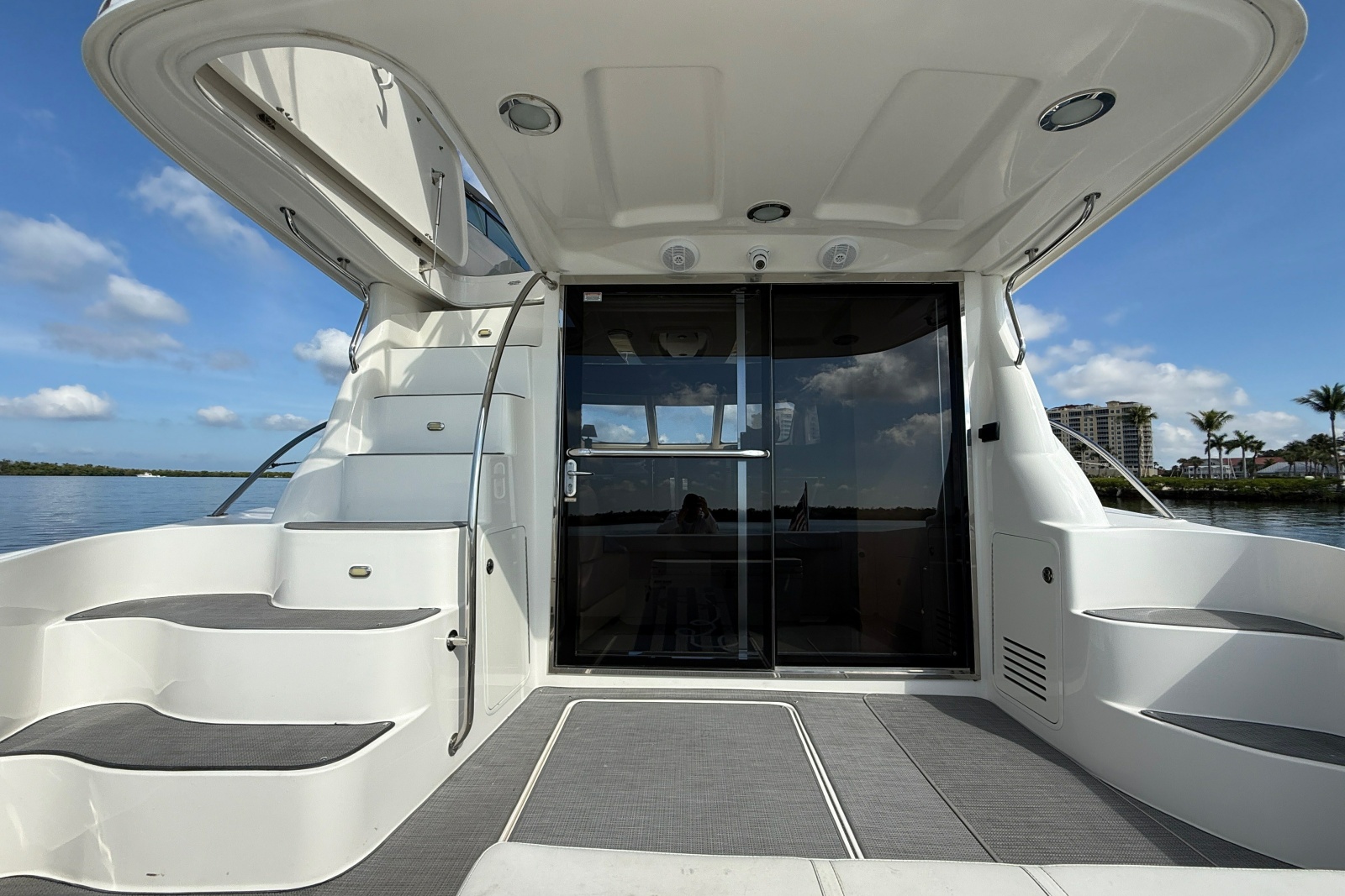 2005 Sea Ray 500 Sedan Bridge