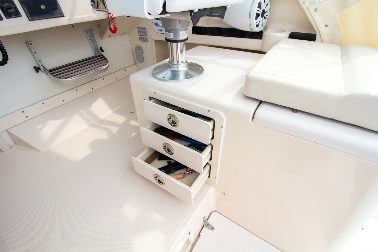 2004 Grady-White Marlin 300