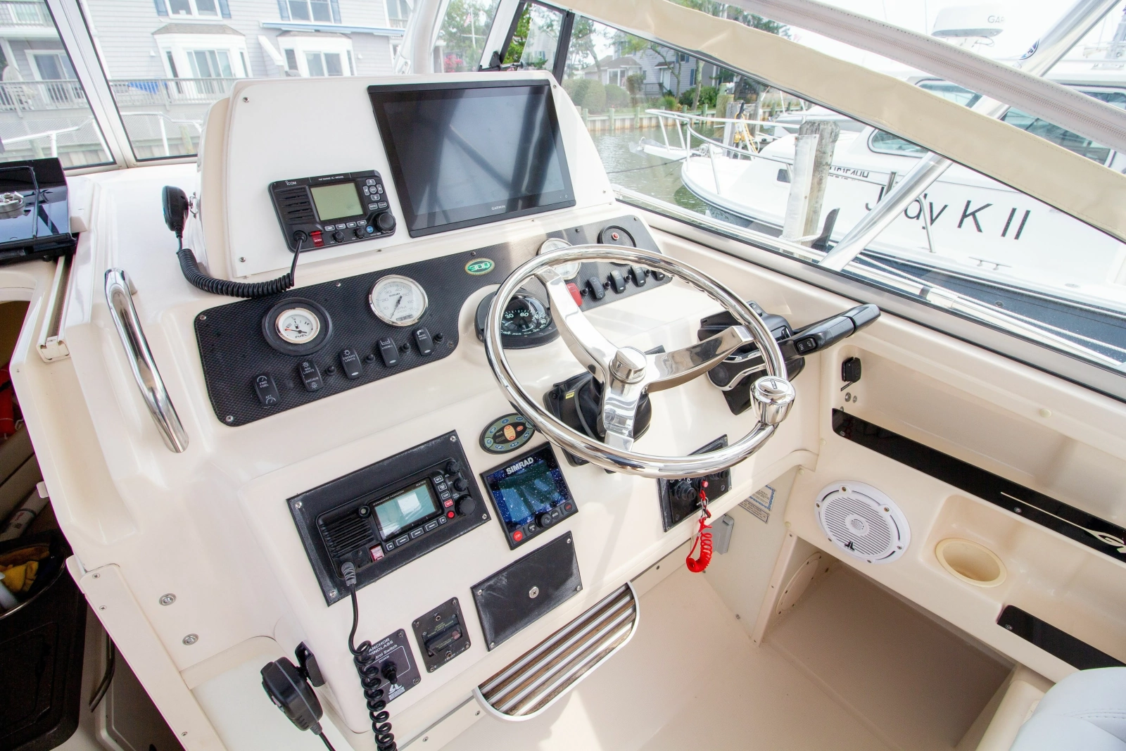 2004 Grady-White Marlin 300