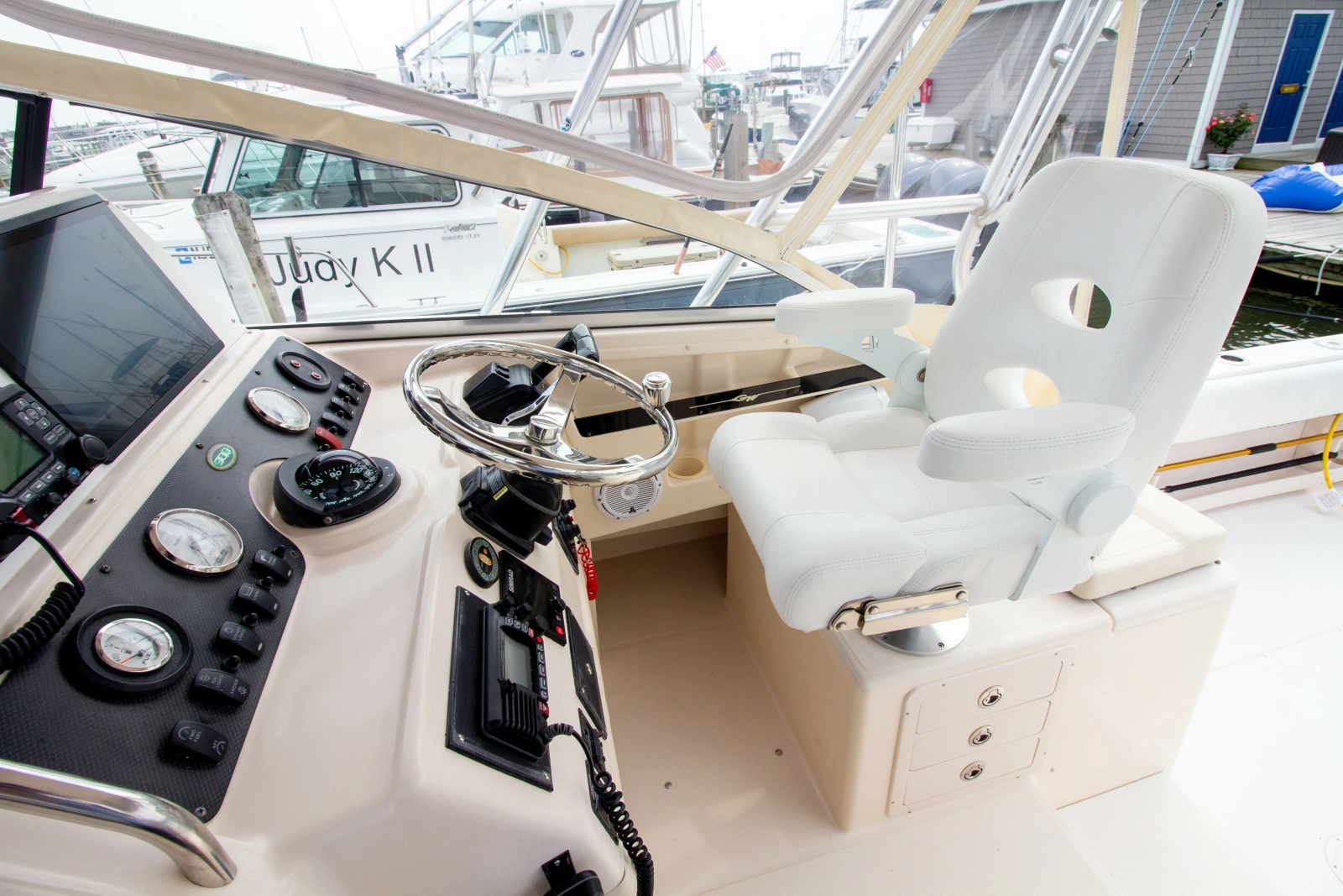 2004 Grady-White Marlin 300