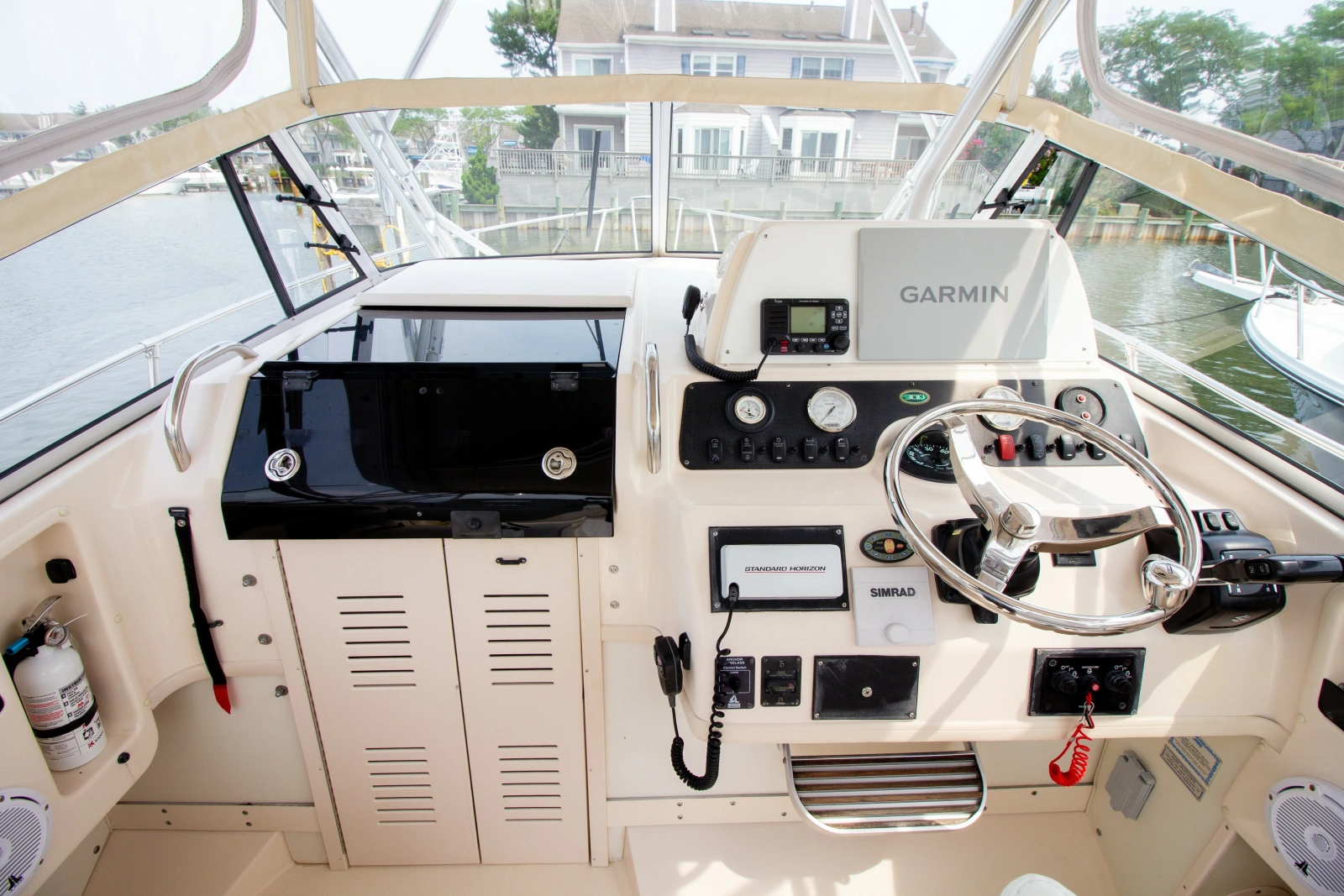 2004 Grady-White Marlin 300