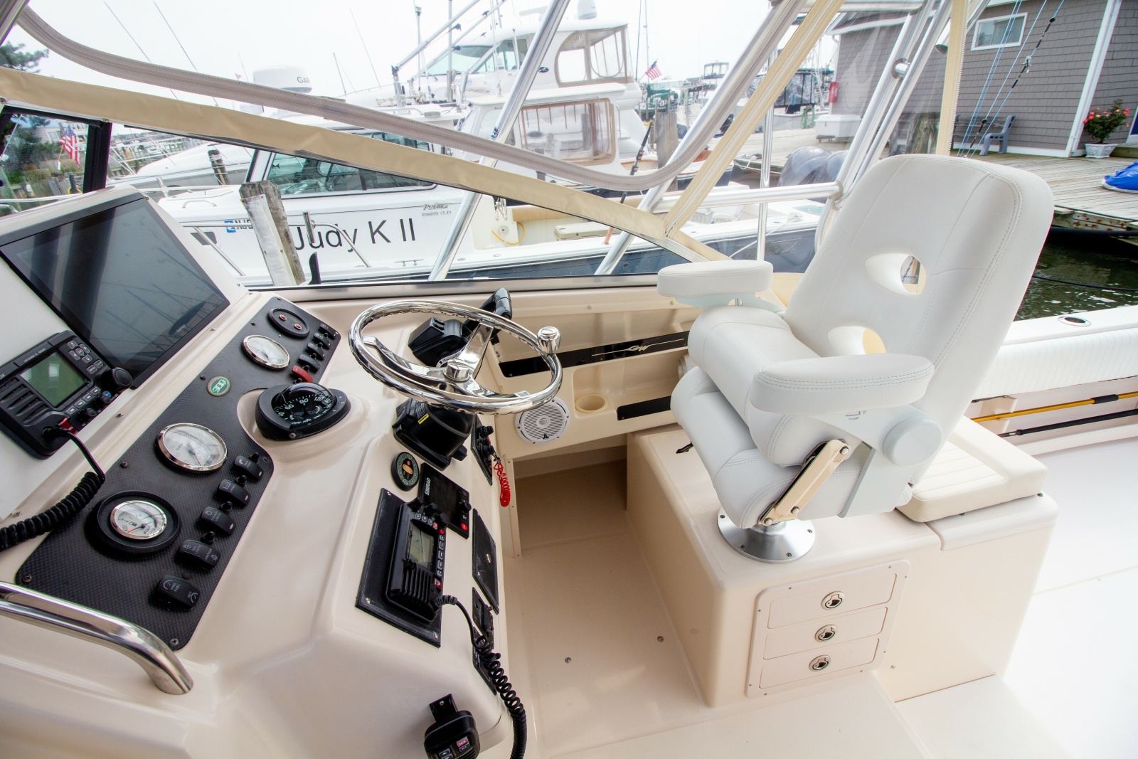 2004 Grady-White Marlin 300