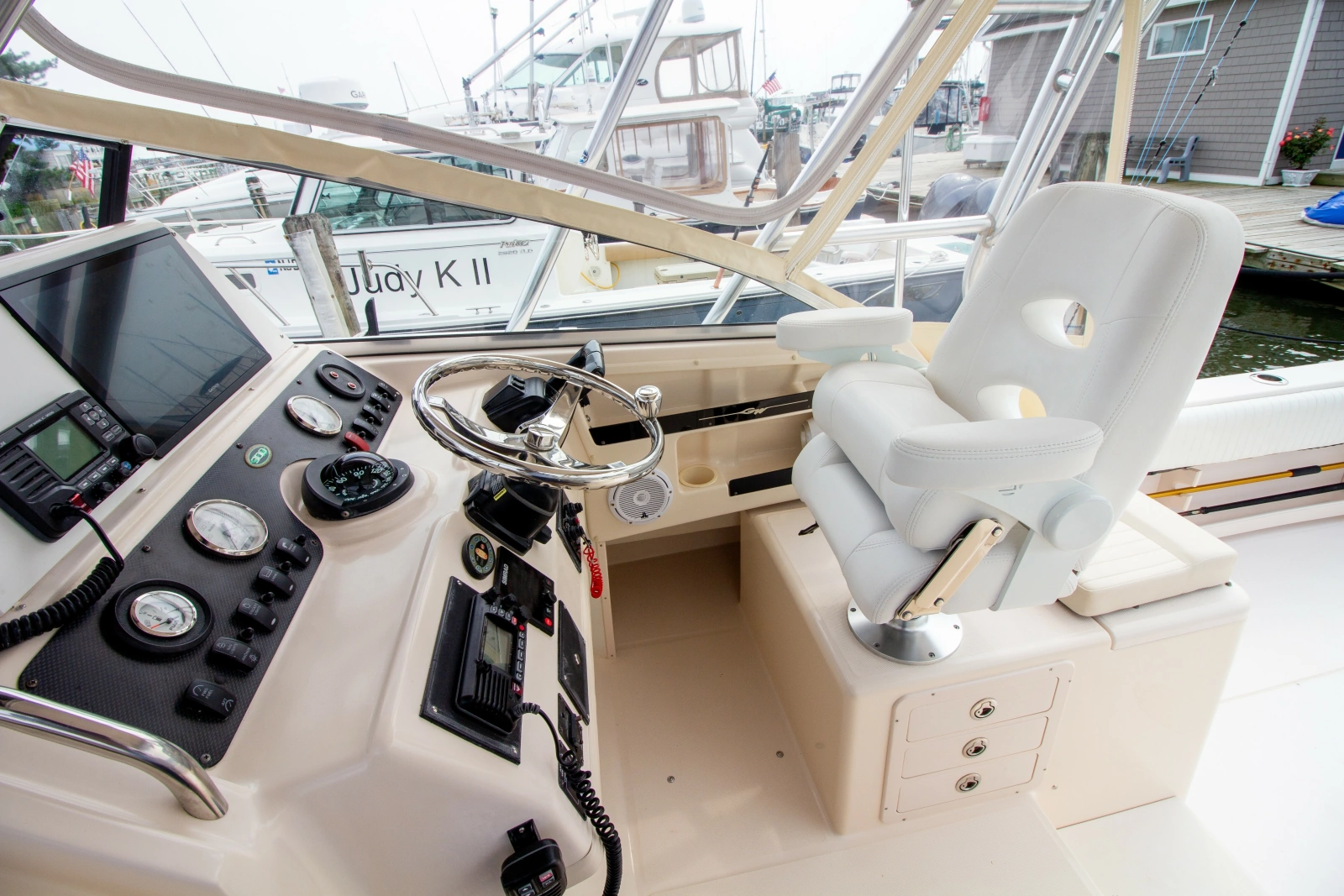 2004 Grady-White Marlin 300