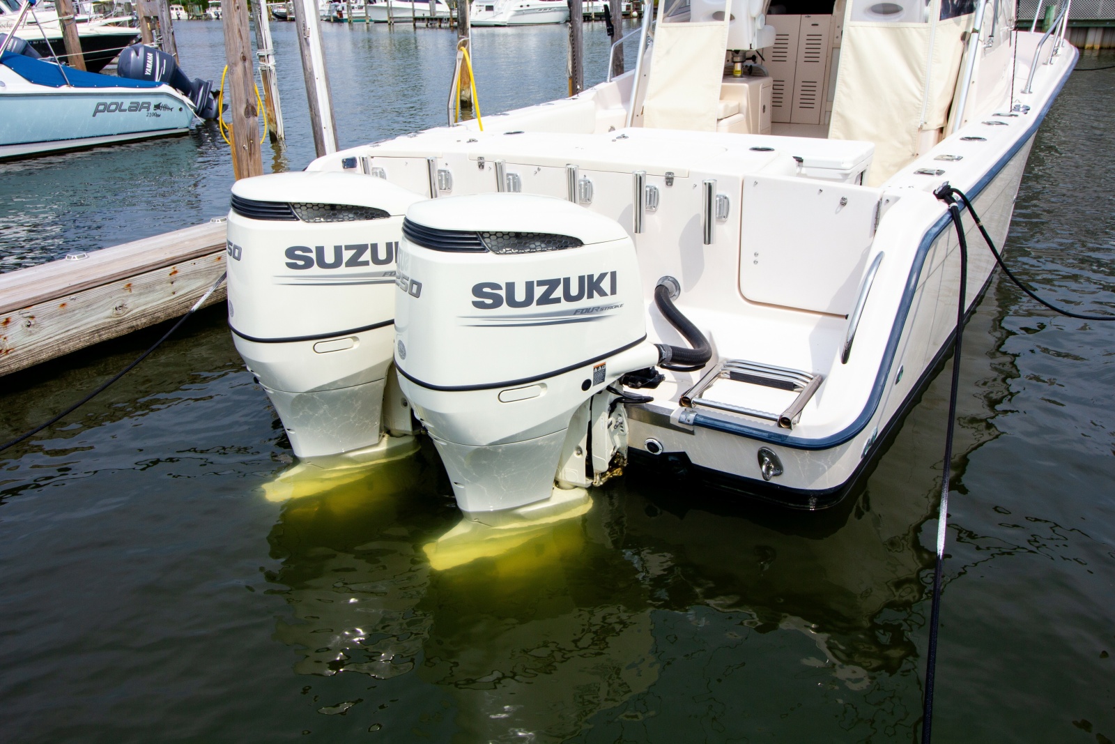 2004 Grady-White Marlin 300