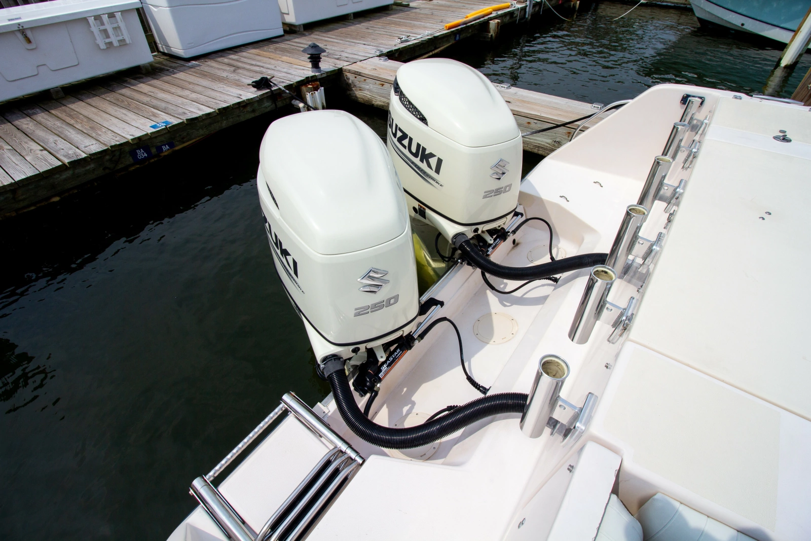 2004 Grady-White Marlin 300