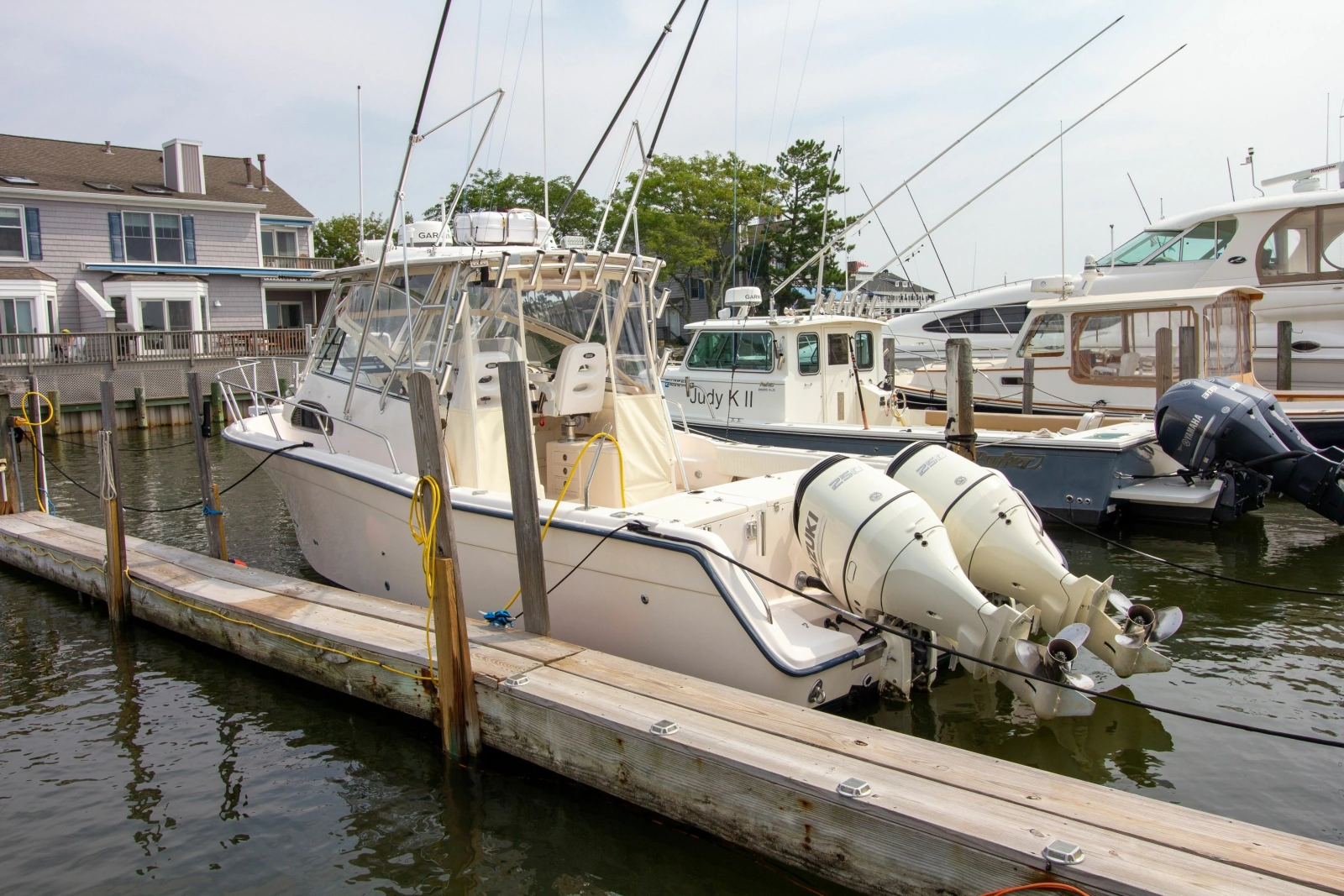 2004 Grady-White Marlin 300