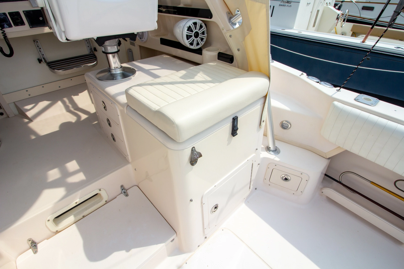 2004 Grady-White Marlin 300