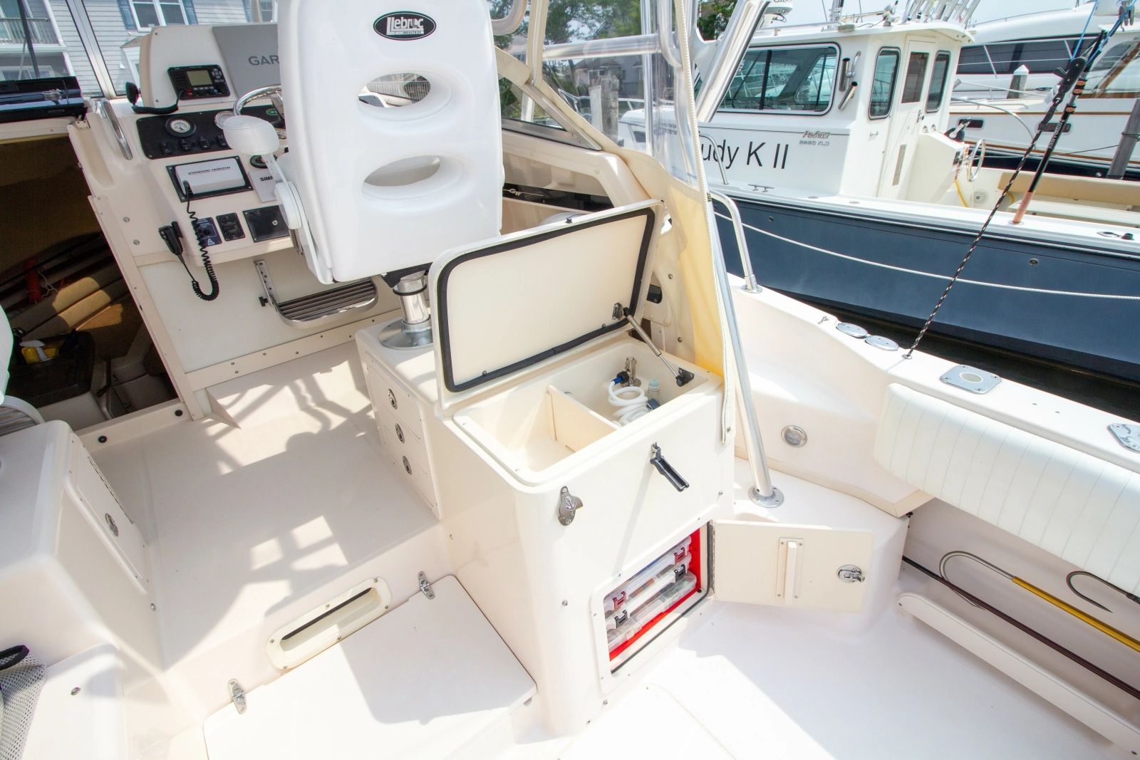 2004 Grady-White Marlin 300
