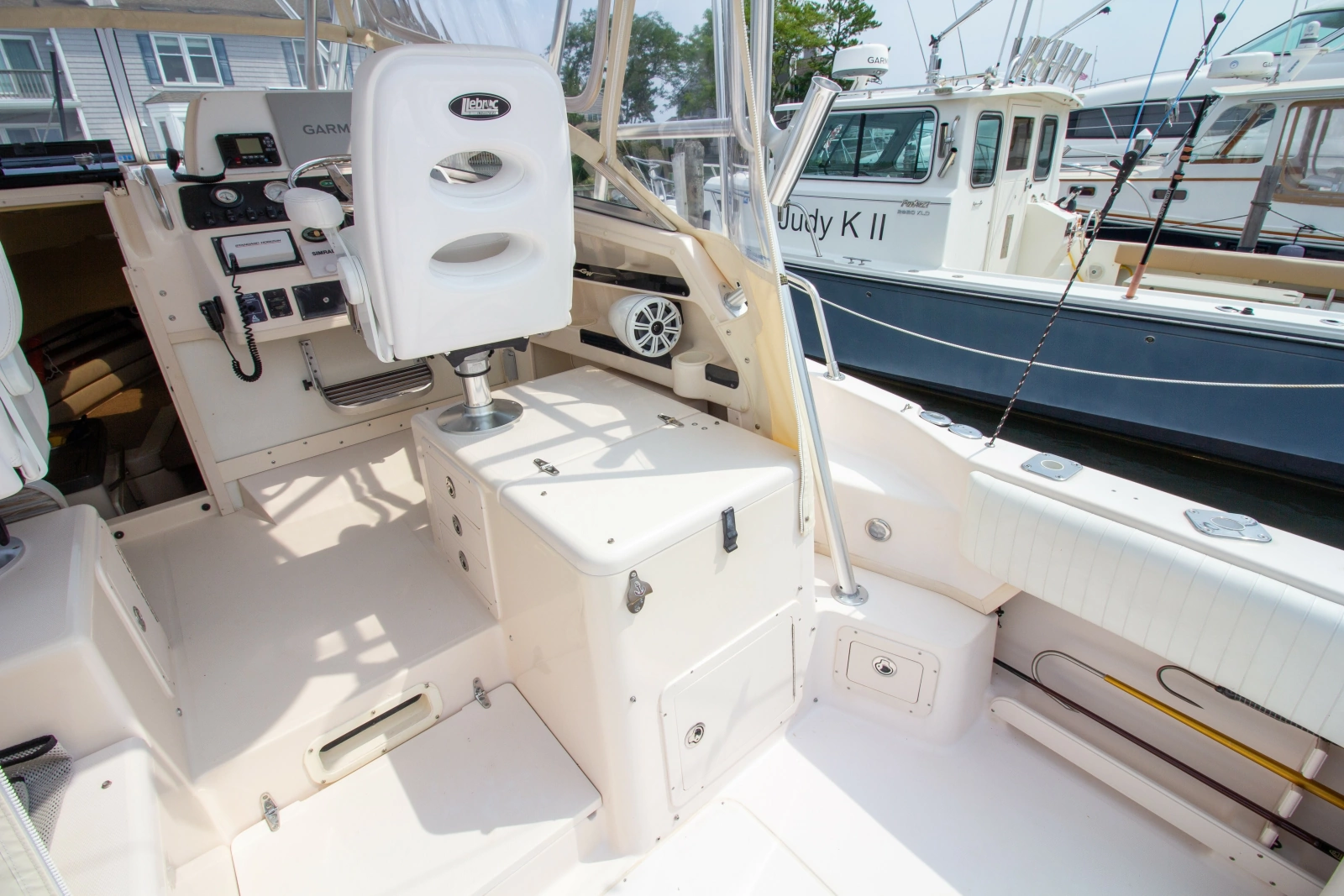 2004 Grady-White Marlin 300