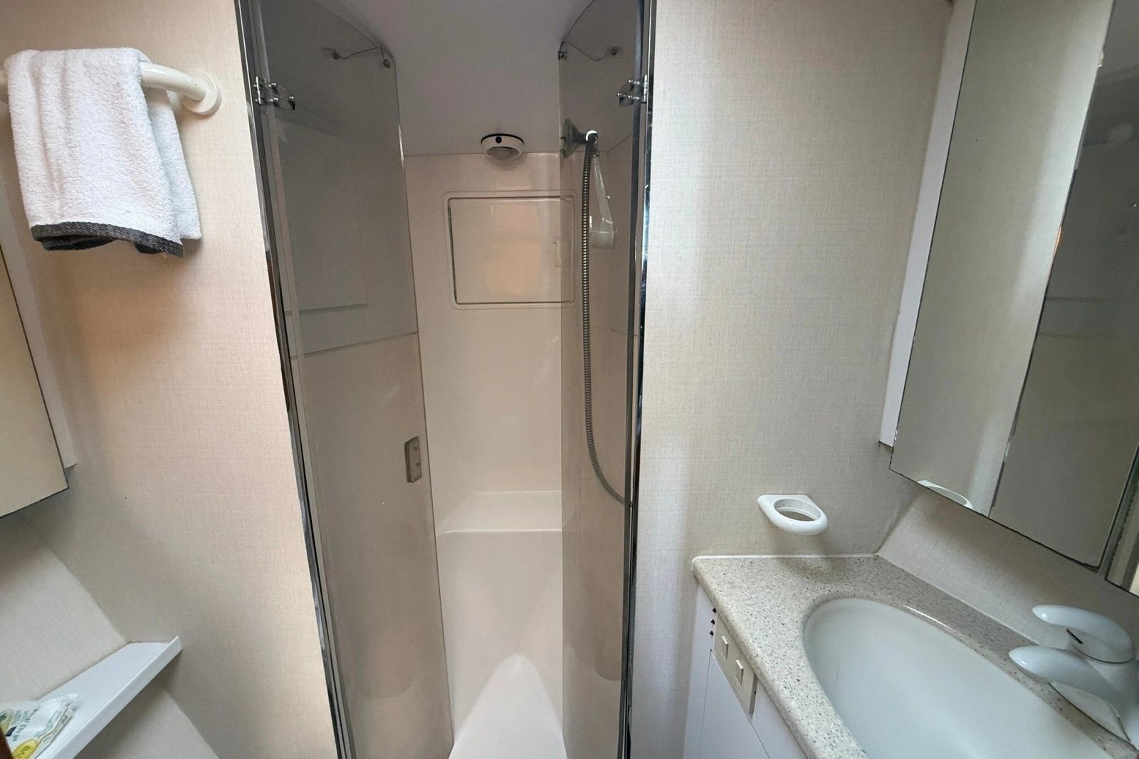 2004 Ocean Yachts 43 Super Sport
