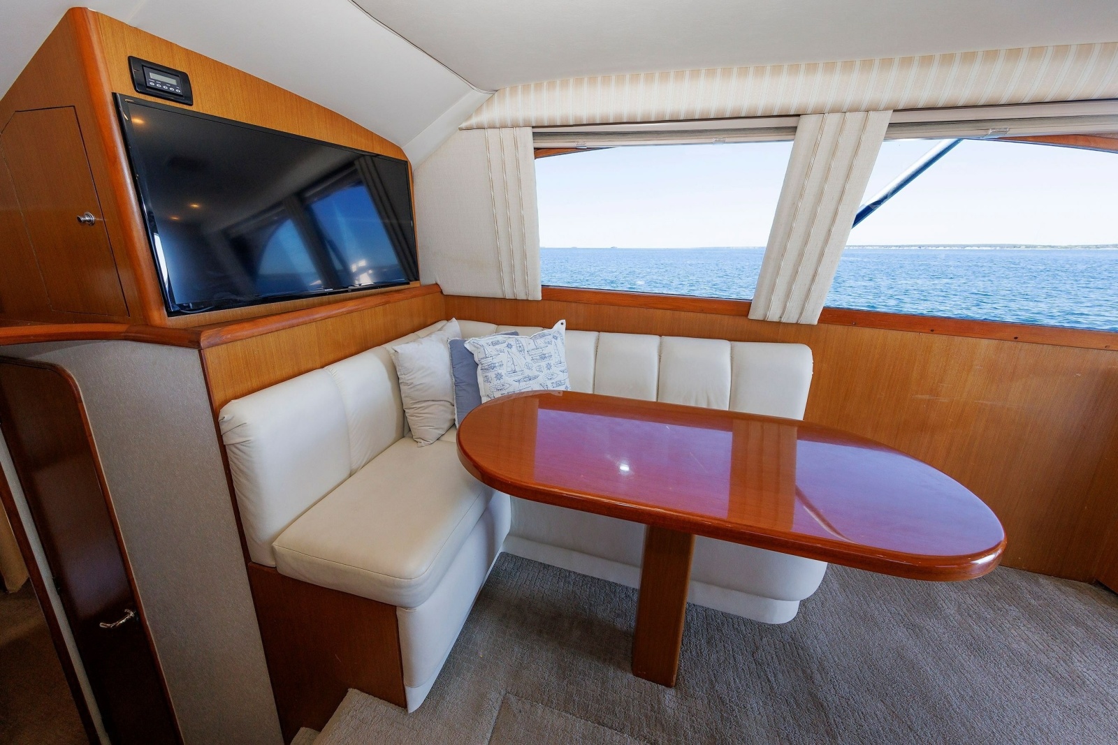 2004 Ocean Yachts 43 Super Sport