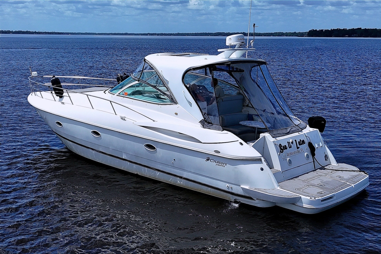 2003 Cruisers Yachts 3970 Express