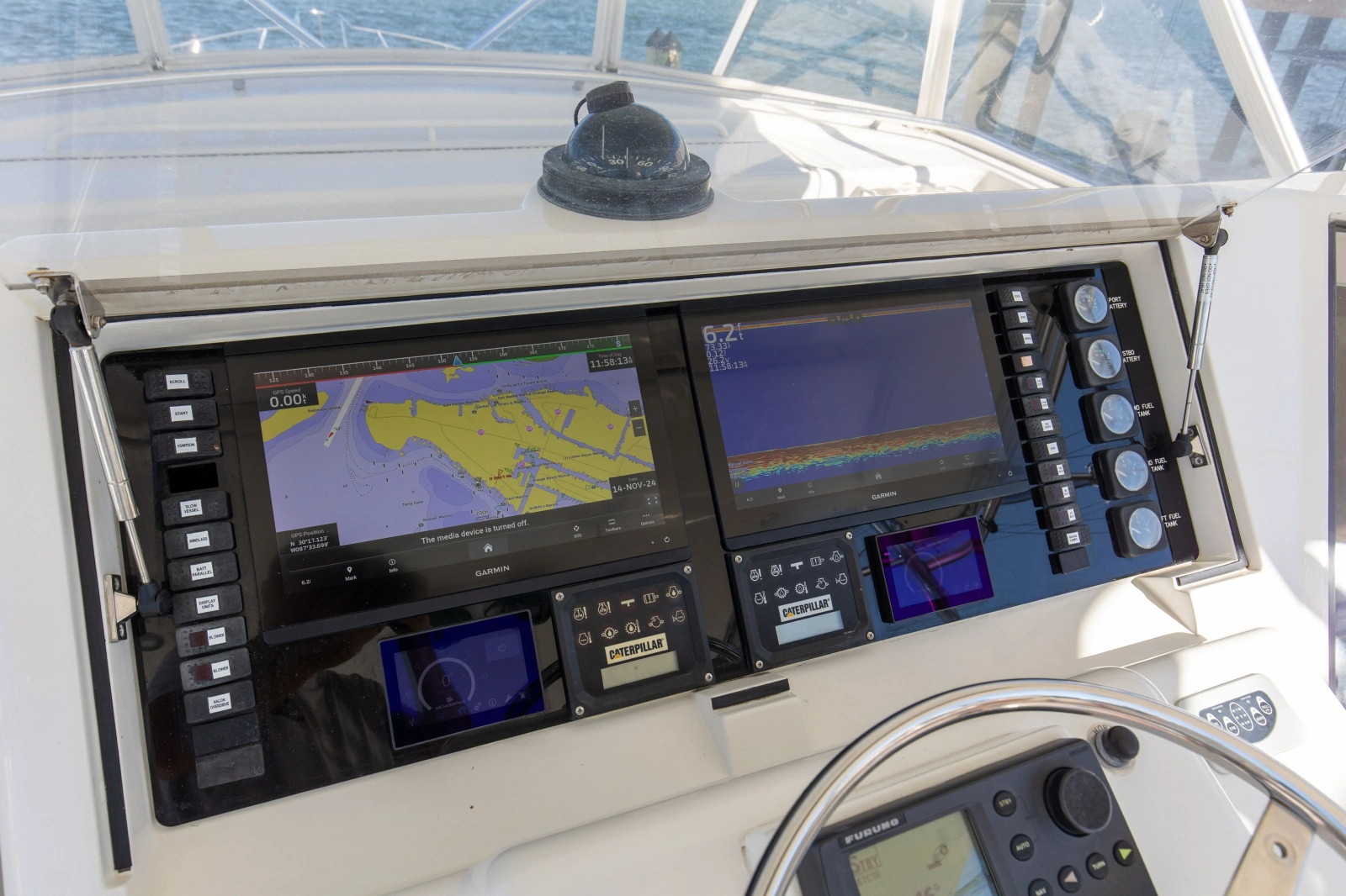 1998 Hatteras 60 Convertible