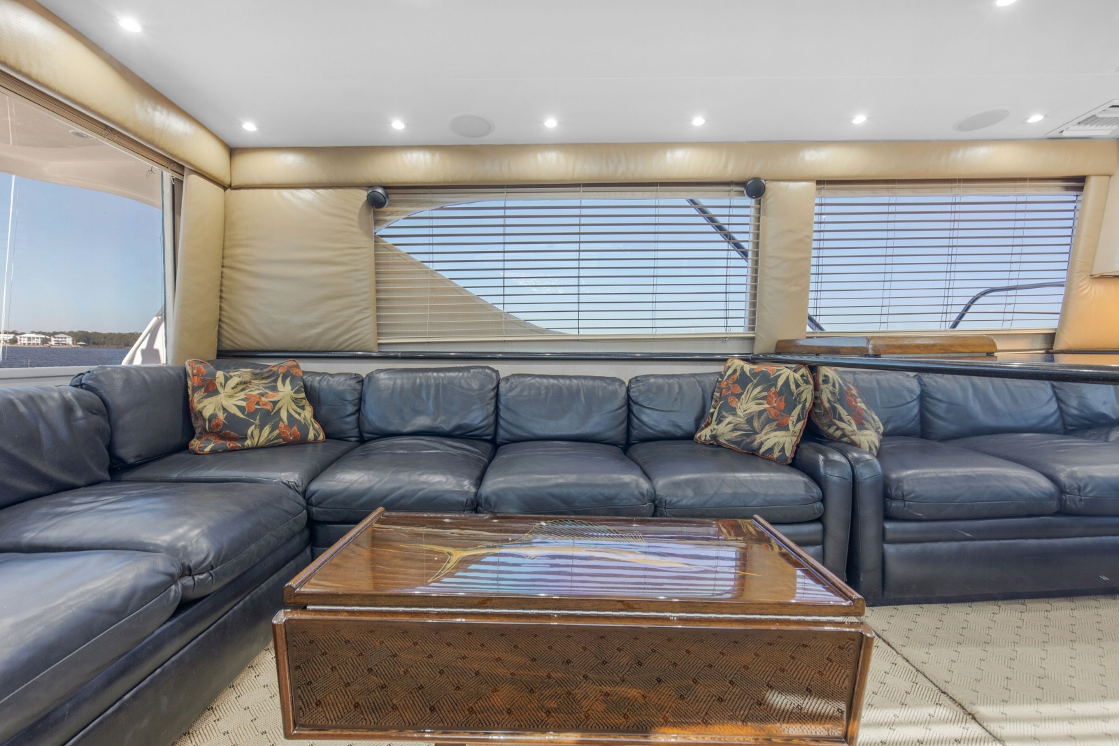 1998 Hatteras 60 Convertible
