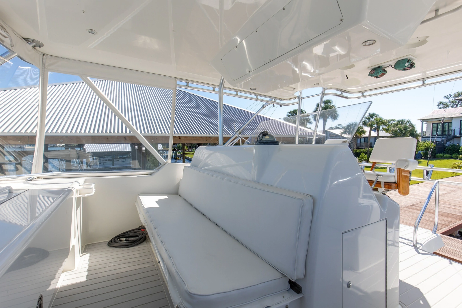 1998 Hatteras 60 Convertible