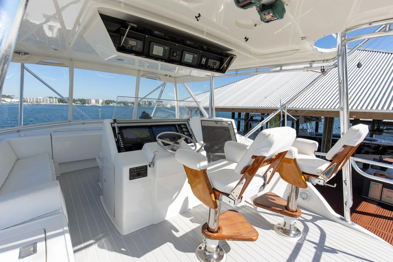1998 Hatteras 60 Convertible