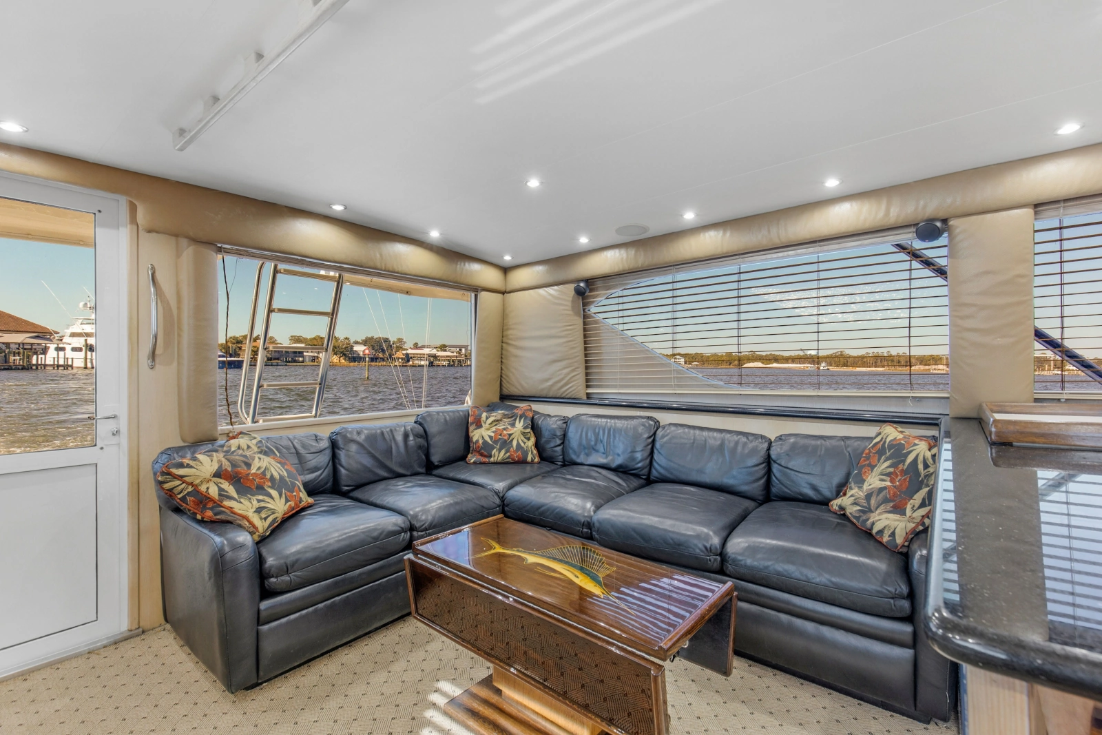 1998 Hatteras 60 Convertible