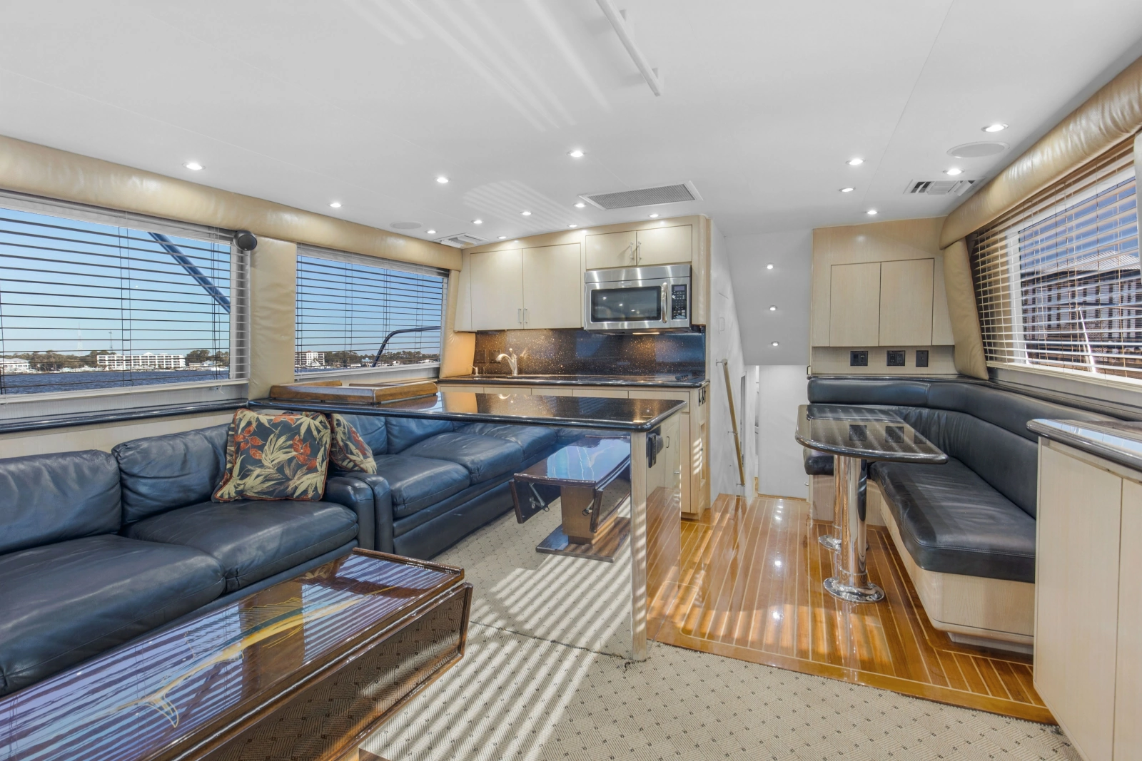1998 Hatteras 60 Convertible