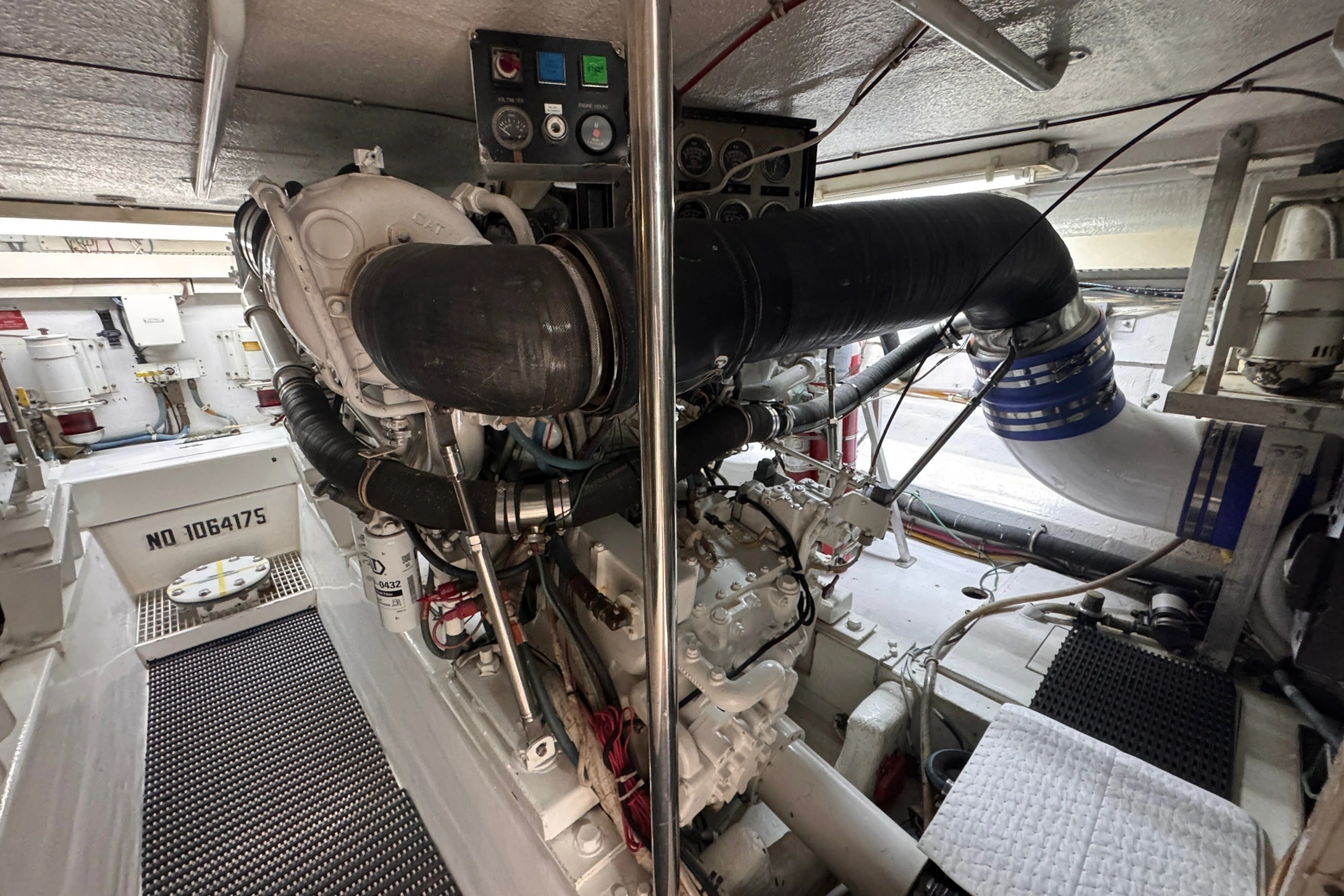 1998 Hatteras 60 Convertible