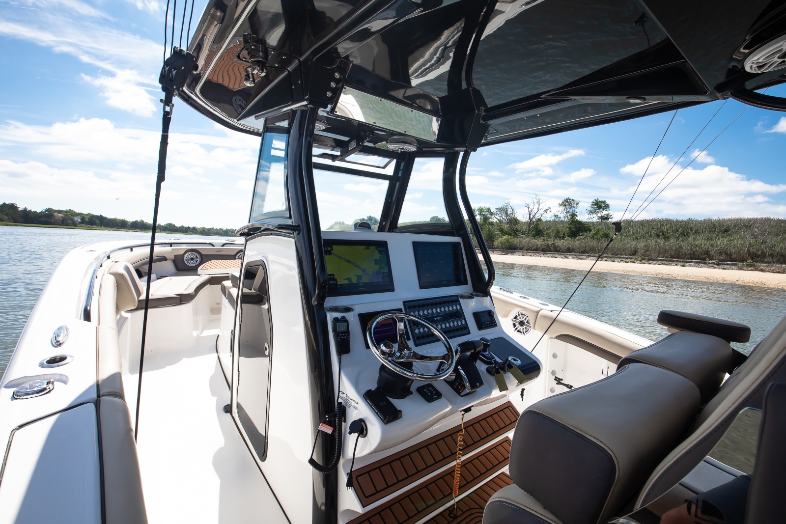 2023 Tidewater 320 CC Adventure