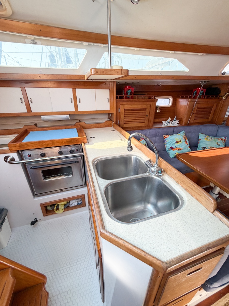1996 Catalina 36