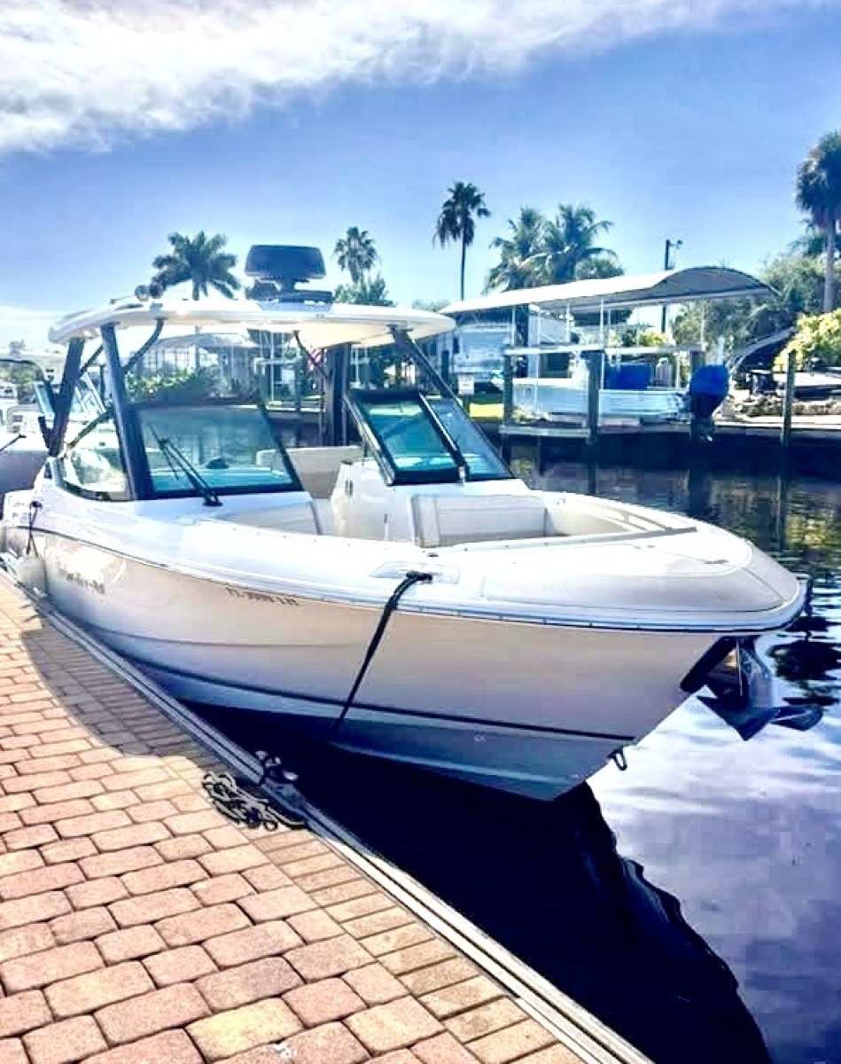 2022 Boston Whaler 280 Vantage DC