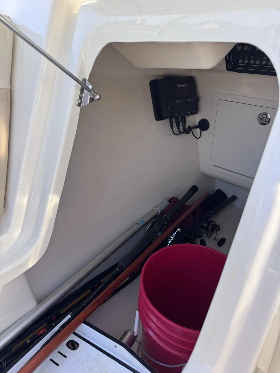 2022 Boston Whaler 280 Vantage DC