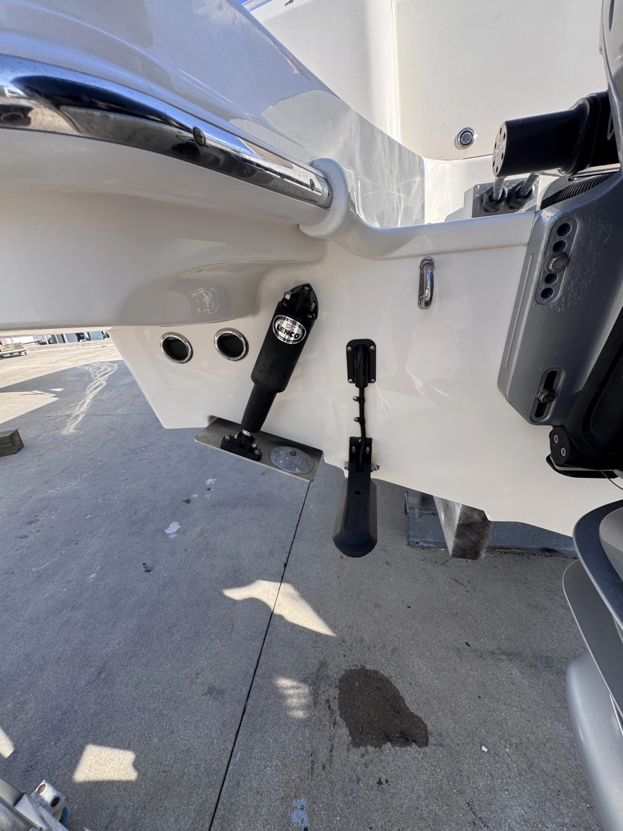 2022 Boston Whaler 280 Vantage DC
