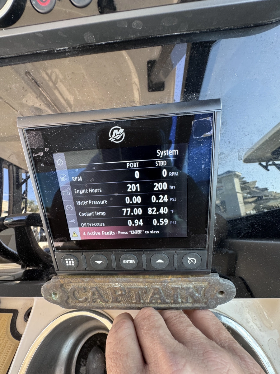 2022 Boston Whaler 280 Vantage DC