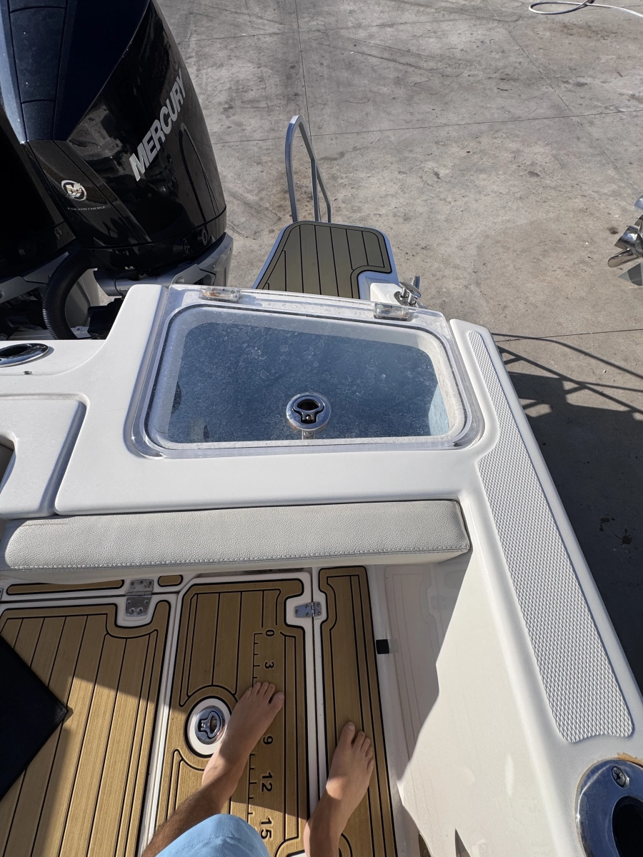 2022 Boston Whaler 280 Vantage DC