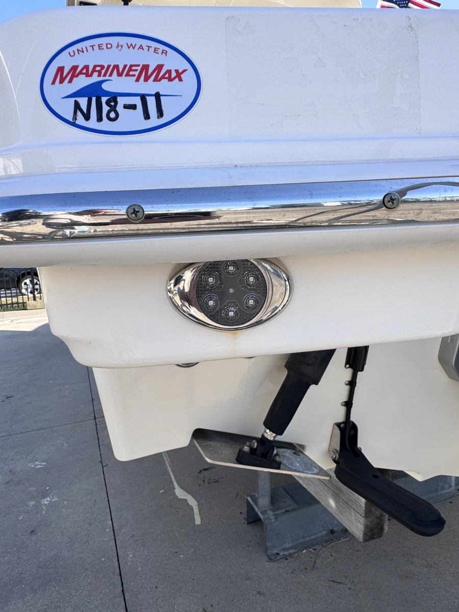 2022 Boston Whaler 280 Vantage DC