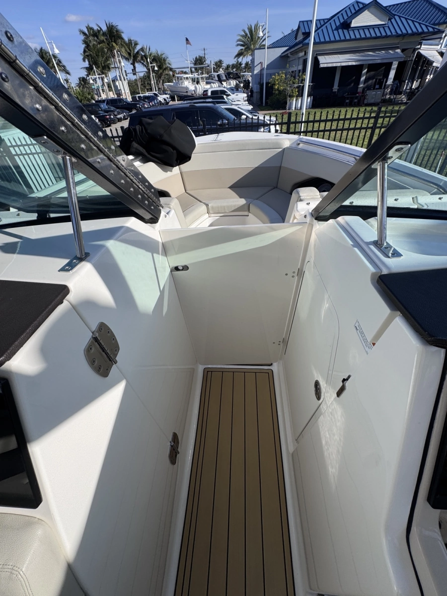 2022 Boston Whaler 280 Vantage DC