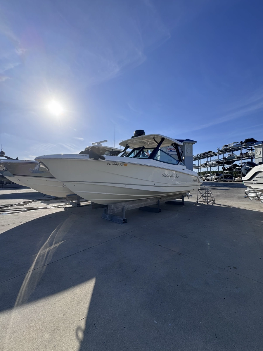 2022 Boston Whaler 280 Vantage DC