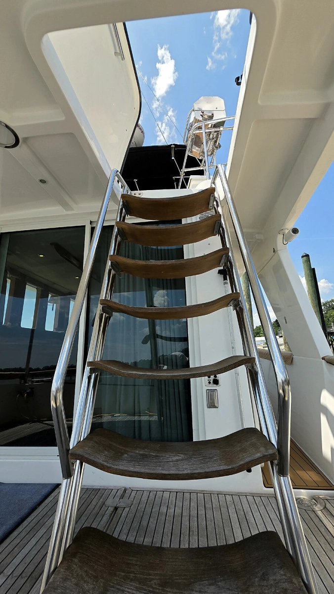 Flybridge Companionway
