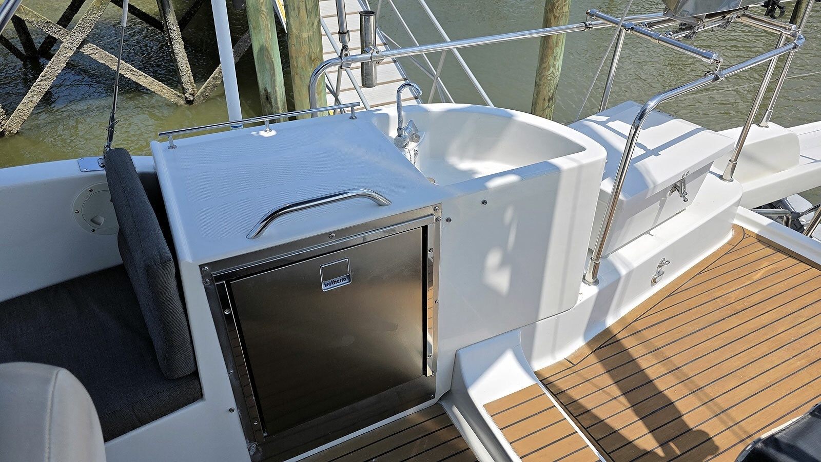 Flybridge Wet Bar