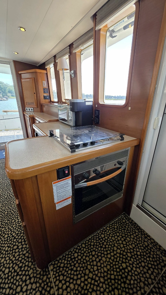 Main Cabin Galley Aft