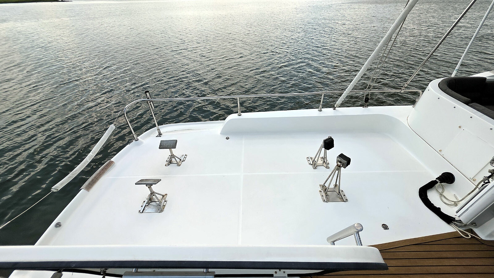 Flybridge Aft Deck Port