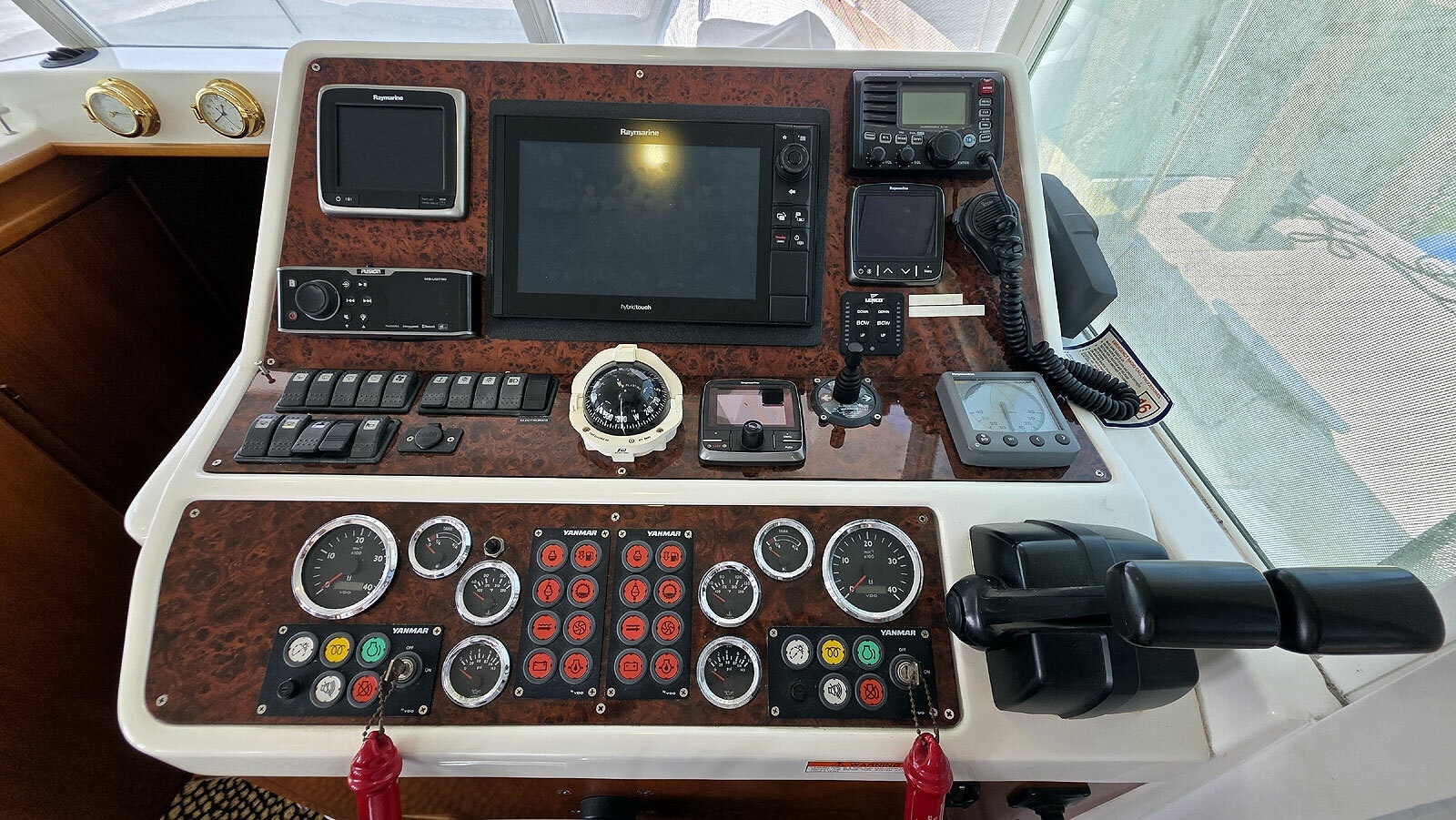 Main Cabin Lower Helm