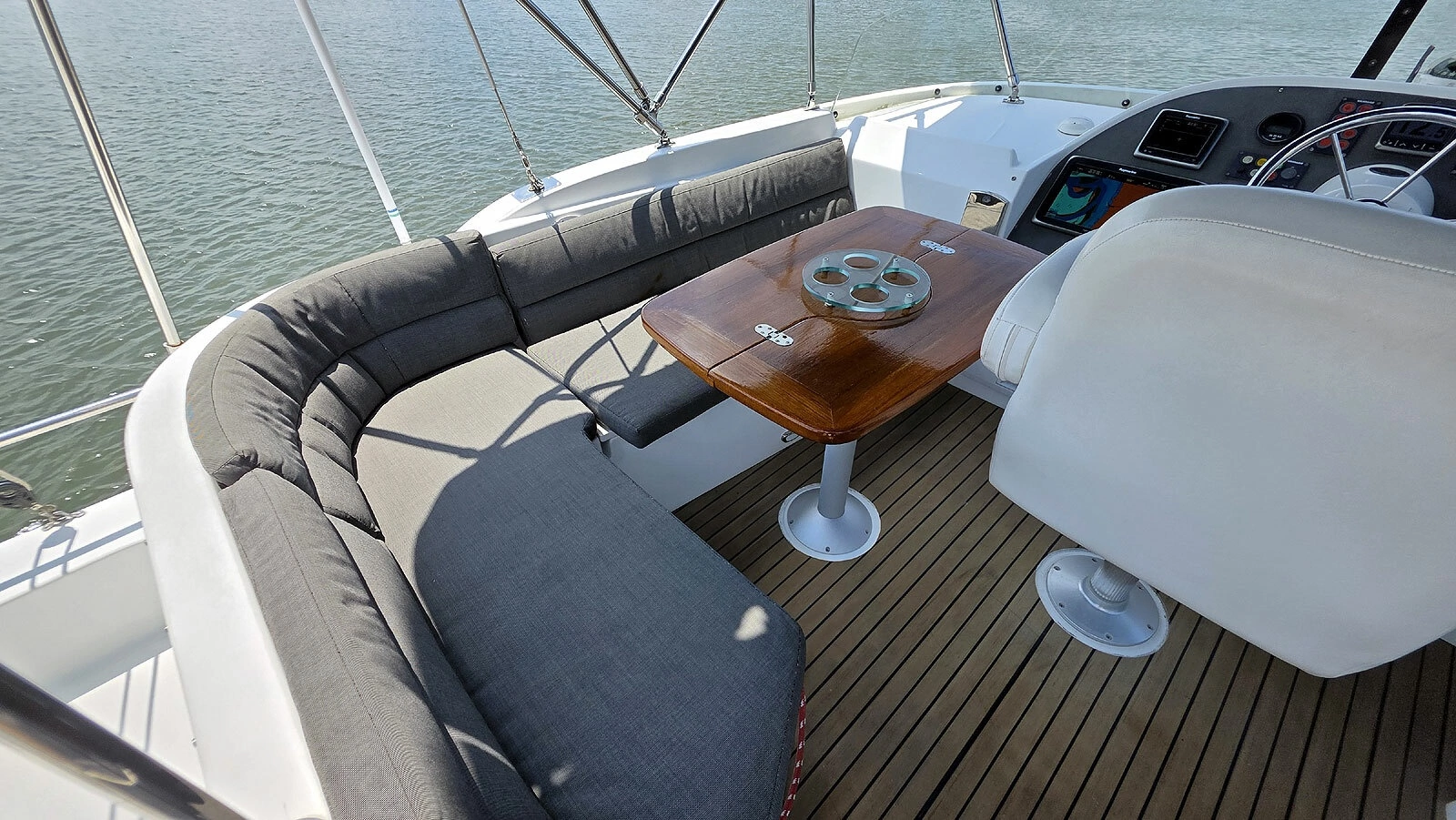 Flybridge Dining