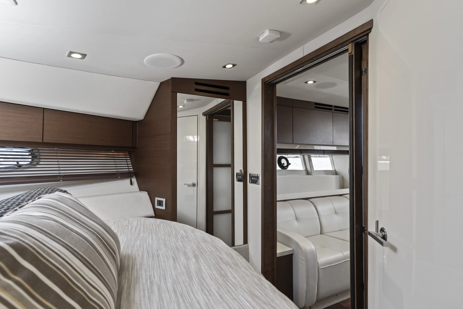 2013 Sea Ray 410 Sundancer